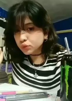 Colegiala blanquita tetona 3