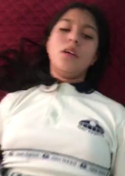 Colegiala gime muy rico 1