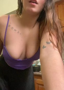 Linda nena presumiendo su culito 3