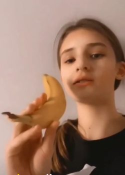 Morra hace de todo Con la banana 3