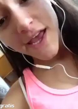 Colegiala argentina se da amor en su conchita rosada 4