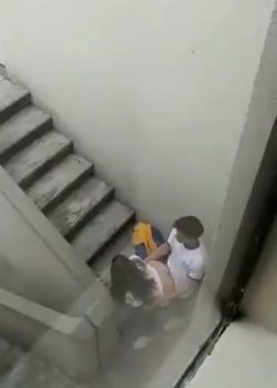 Colegiala cogiendo duro y tragando lechita en la escuela 5