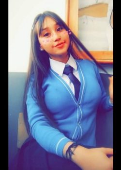 Colegiala Blanquita Masturbándose Con Un Consolador 7
