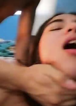 Morra cogiendo y gimiendo muy duro 5