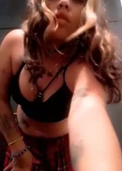 Jovencita Emo Con muchos tattoos + Vídeo Masturbandose 7