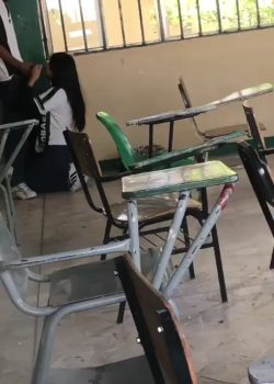 Colegiala pendejita se deja convencer 5