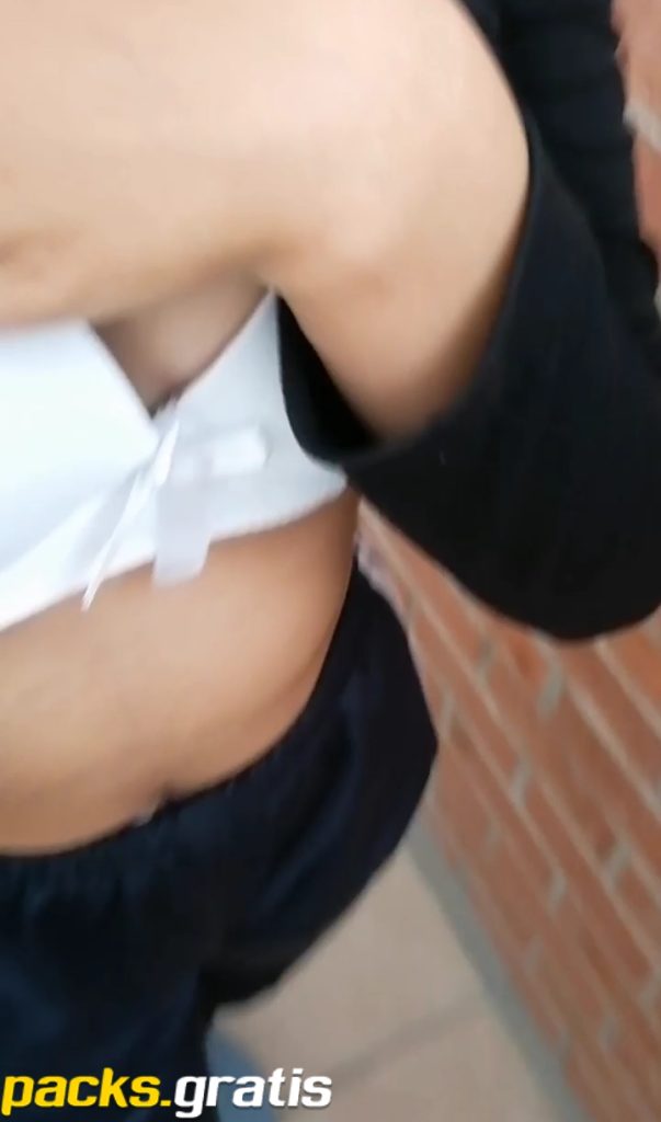 Hace un rico pack desde el baño de la prepa 1