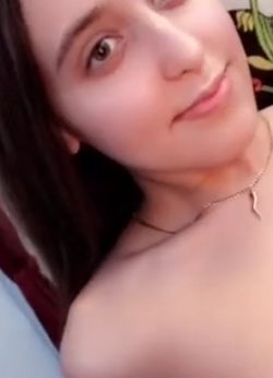 Deliciosa Minita mostrando su cuerpo 6