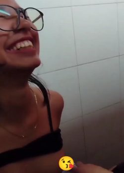 Morritas se encierran en el baño 5