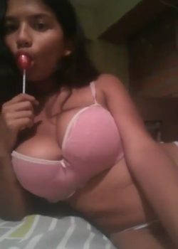 Morrita Tetona Depilada + Vídeo Masturbandose 7
