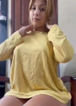 Muestra sus Divinas tetotas 2