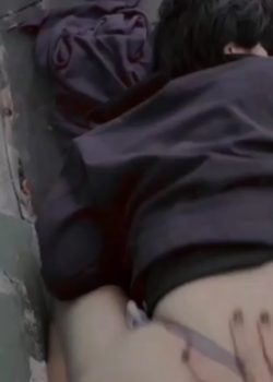 Puta emo se la cogen en su casa 4