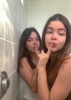 Morritas Se Ponen A Gemir En El Baño 4