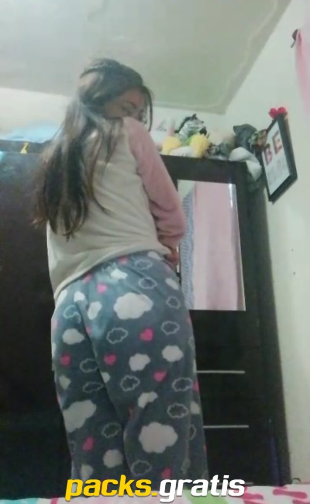 Tímida Pero manda pack Con mucho amor xd 1