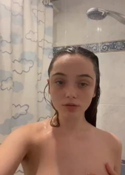 Chava Rubia Mostrando Todo En El Baño 7