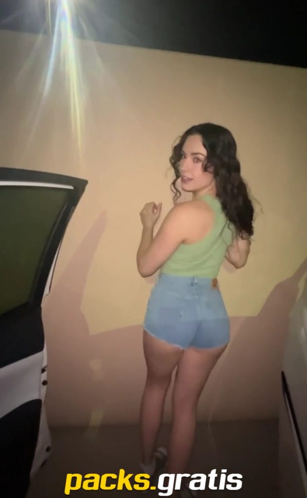 Pequeña pero coge y mamá como putita 1
